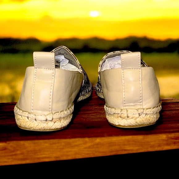 DKNY Women's Espadrille Loafer Size 9 EUC! - Picture 4 of 8